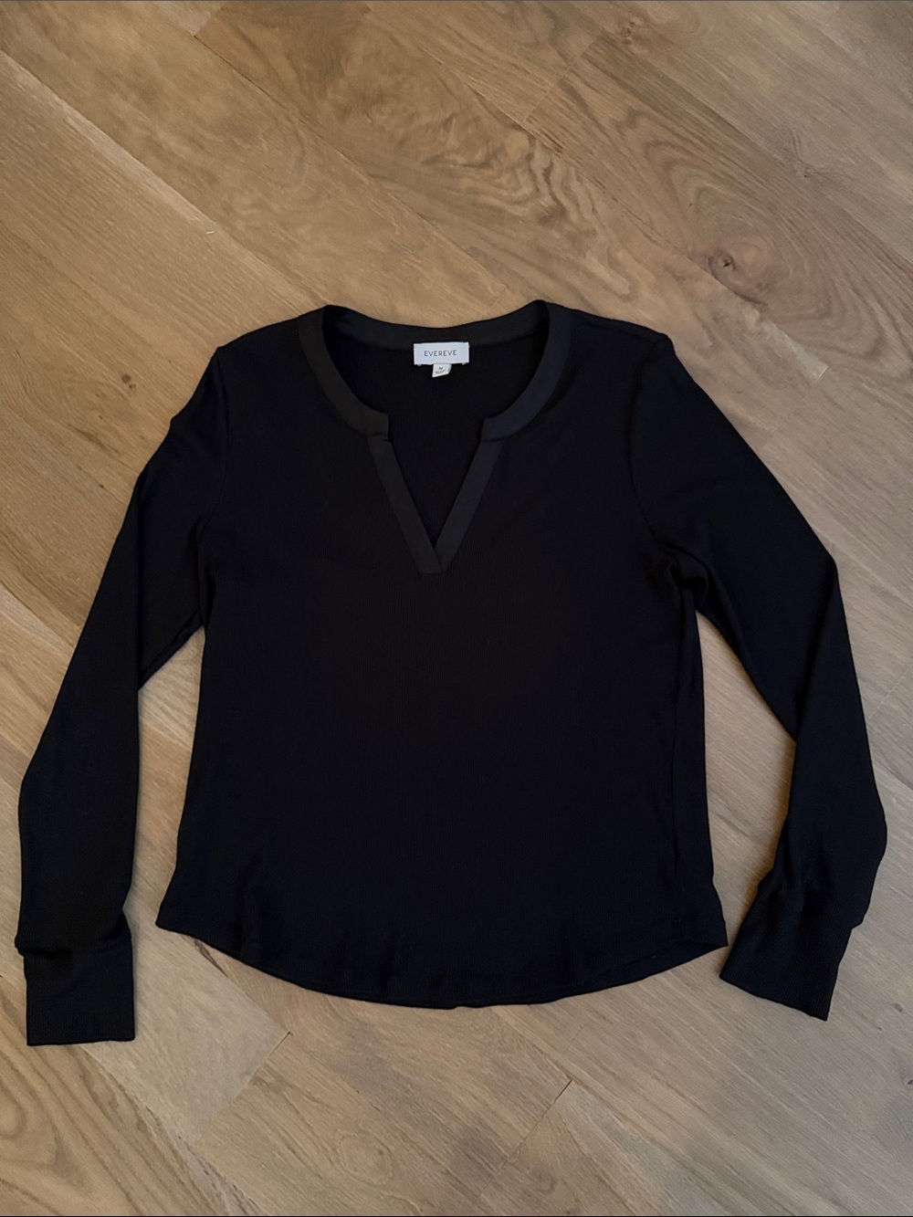 Evereve Black Long-Sleeve V-Neck Tee